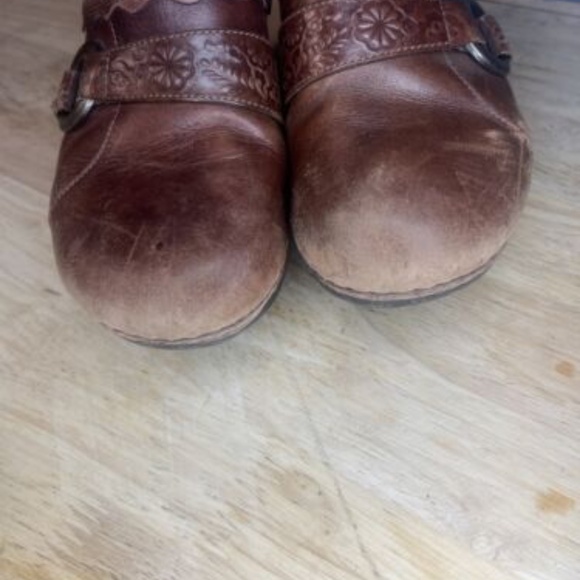 Dansko Womens Brown Floral Embossed Textured Leather Nursing Clogs Size 39 - Picture 3 of 7